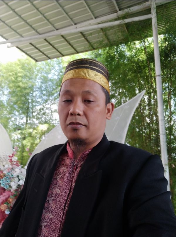 (HASBULLAH - Owner DC Halal-Mart HNI Kebun Handil)